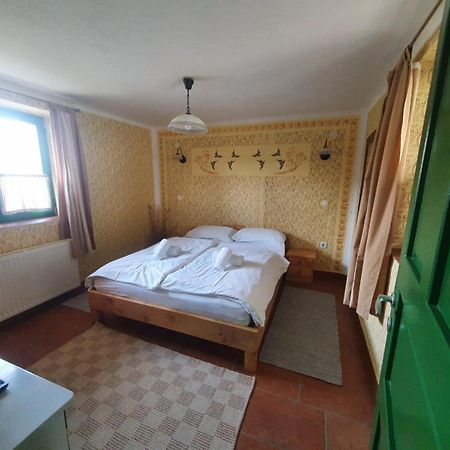 Sobe Kod Baje - Baranjska Kuca Bed & Breakfast Karanac Bagian luar foto