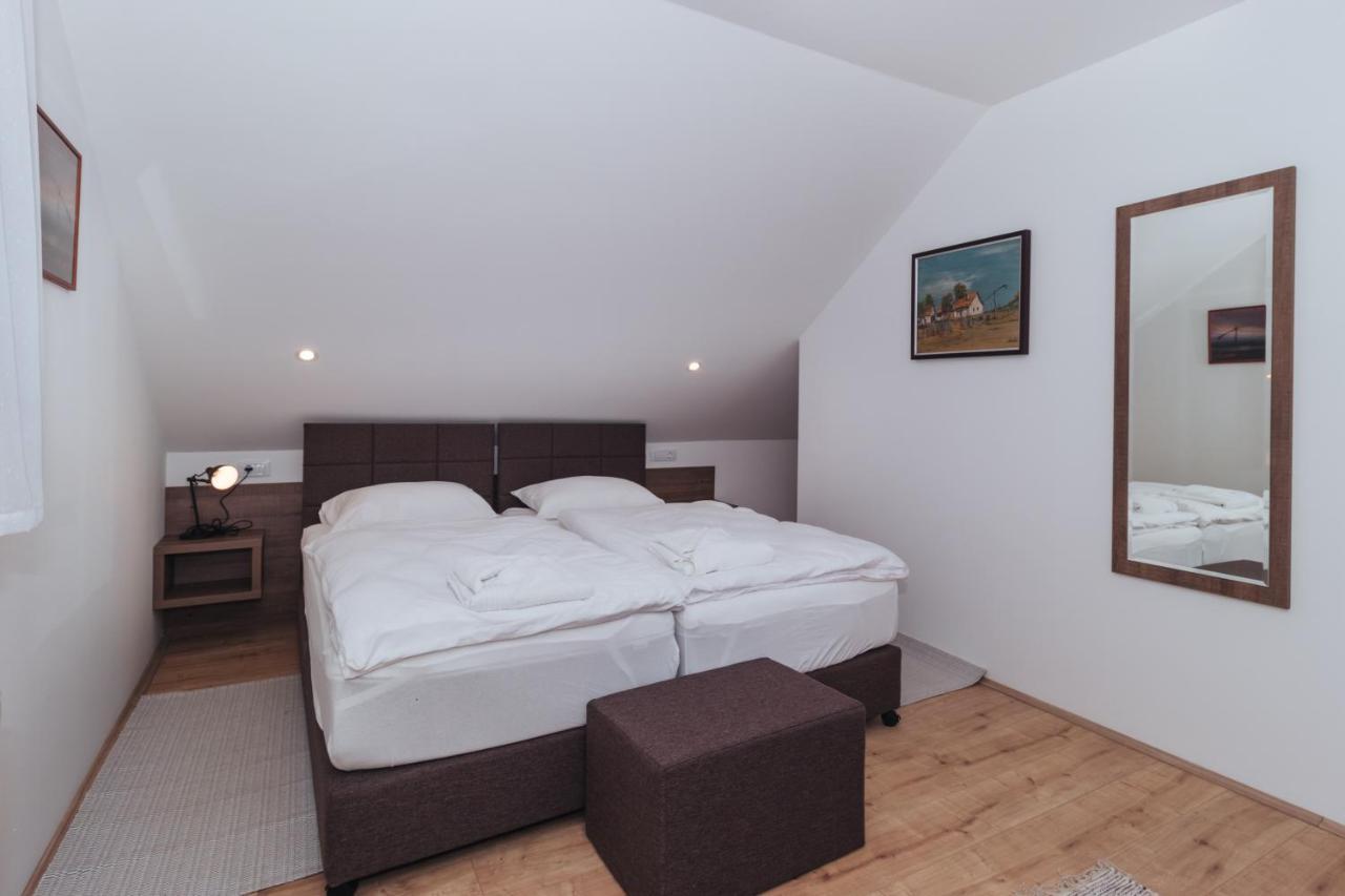 Sobe Kod Baje - Baranjska Kuca Bed & Breakfast Karanac Bagian luar foto
