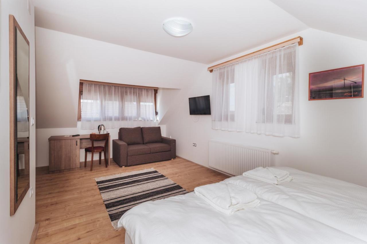 Sobe Kod Baje - Baranjska Kuca Bed & Breakfast Karanac Bagian luar foto