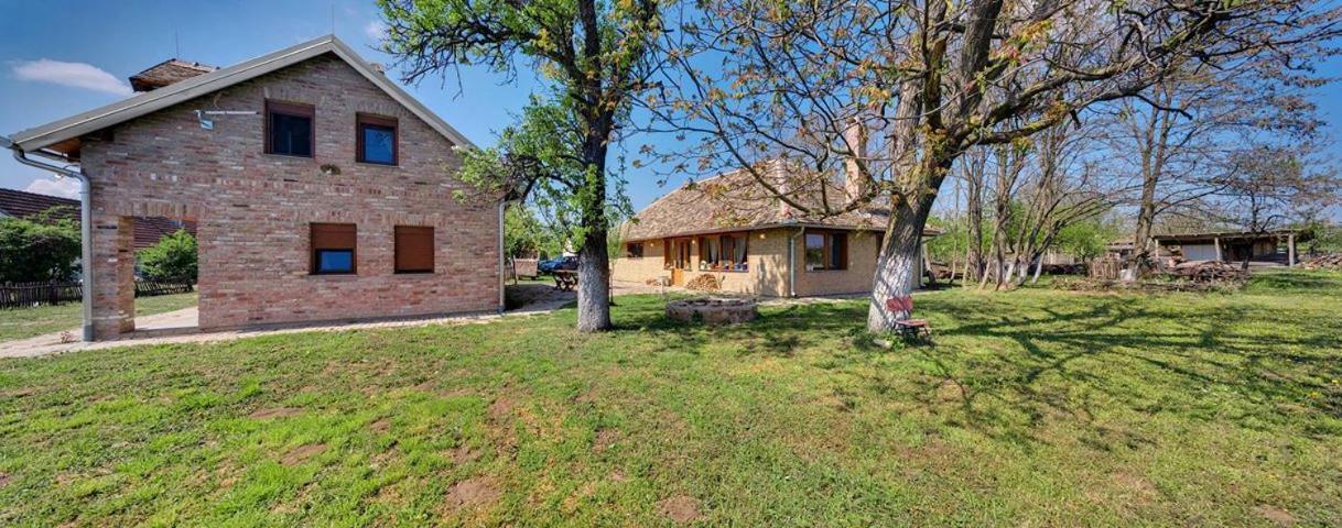 Sobe Kod Baje - Baranjska Kuca Bed & Breakfast Karanac Bagian luar foto
